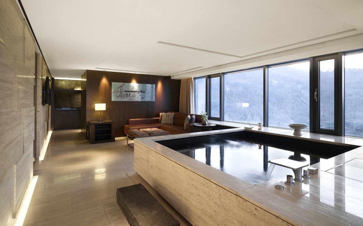 Premier Pool Suite_Namsan_Living Room